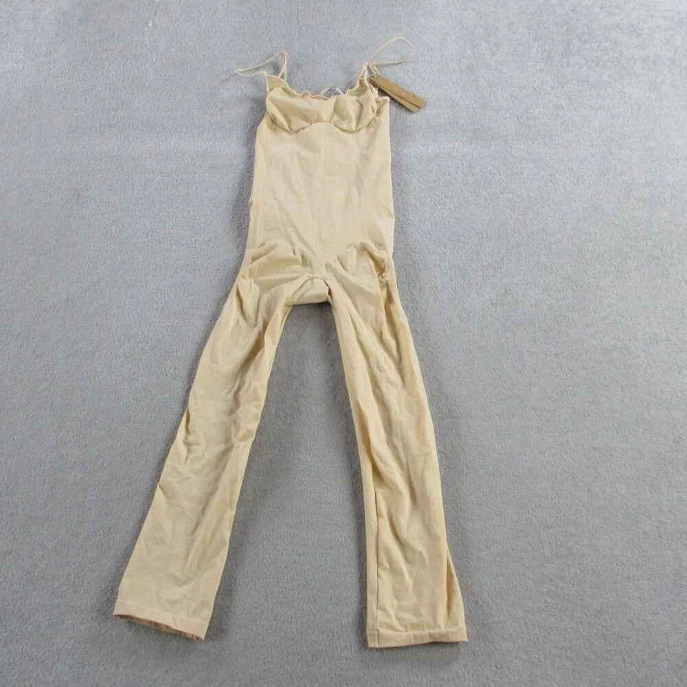 SKIMS Sheer Seamless Capri Catsuit Womens Medium Sand Bodycon Shaping NEW - Picture 2 of 9